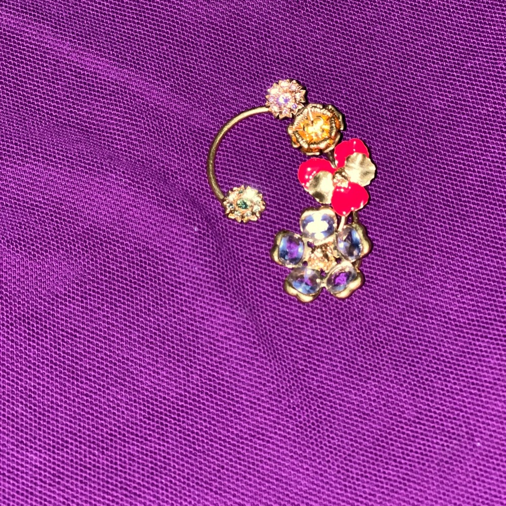 Versace earcuff